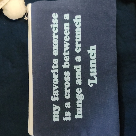 Set of 2 make up bags NWT navy with saying cream with cute saying - Picture 2 of 3